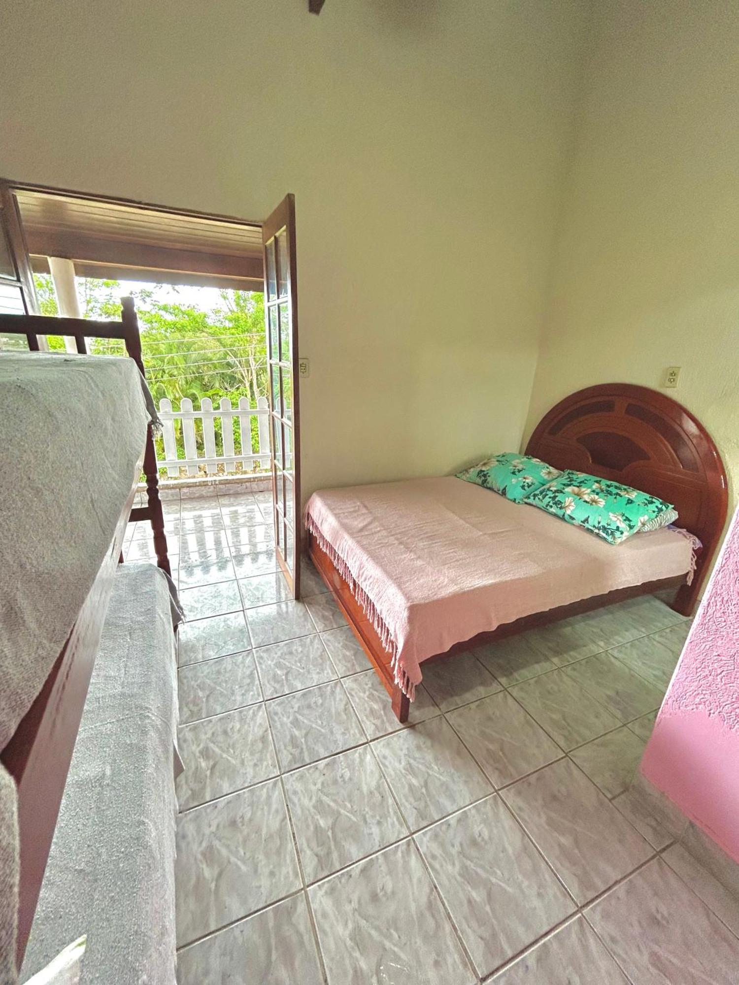 Sobrado e Casa em Ubatuba Exterior foto